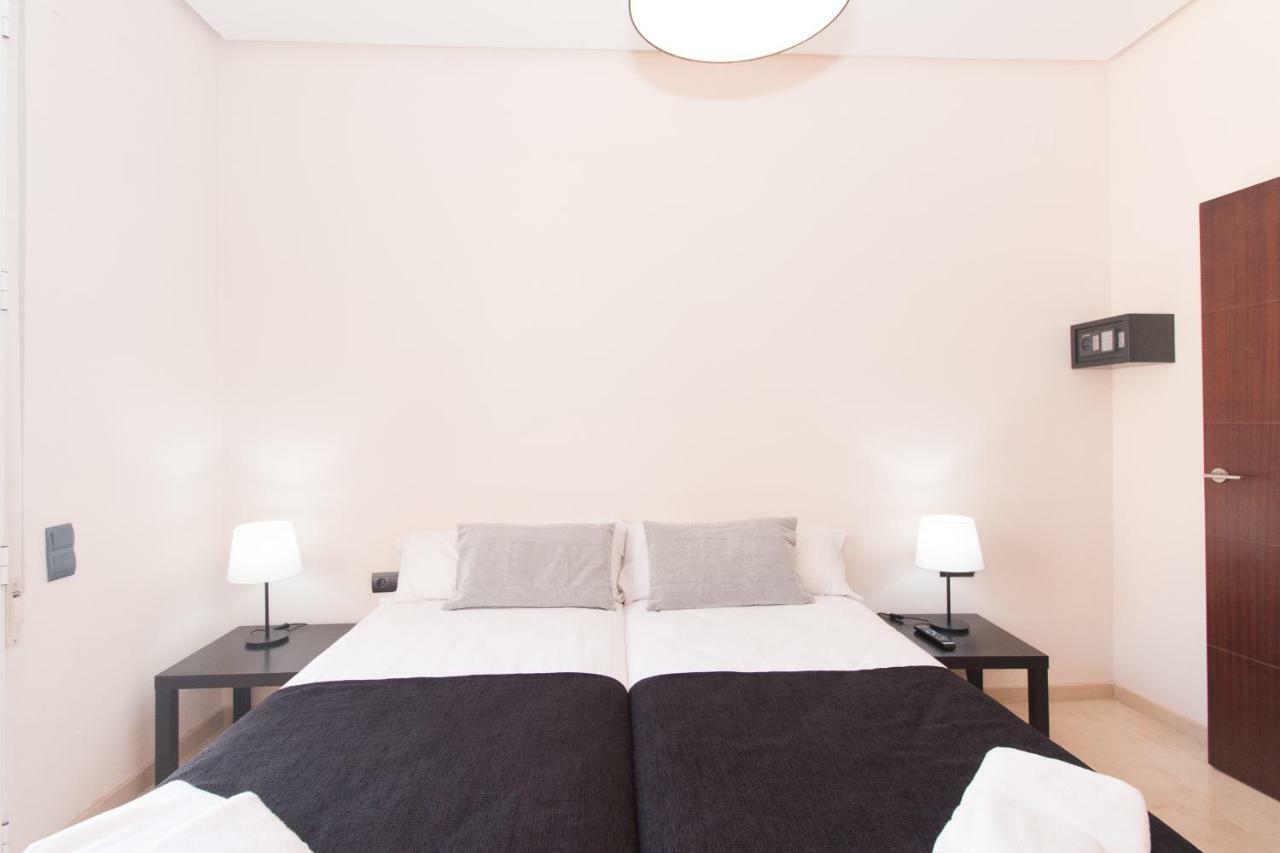 Bet Apartments - Canovas Rooms バレンシア エクステリア 写真