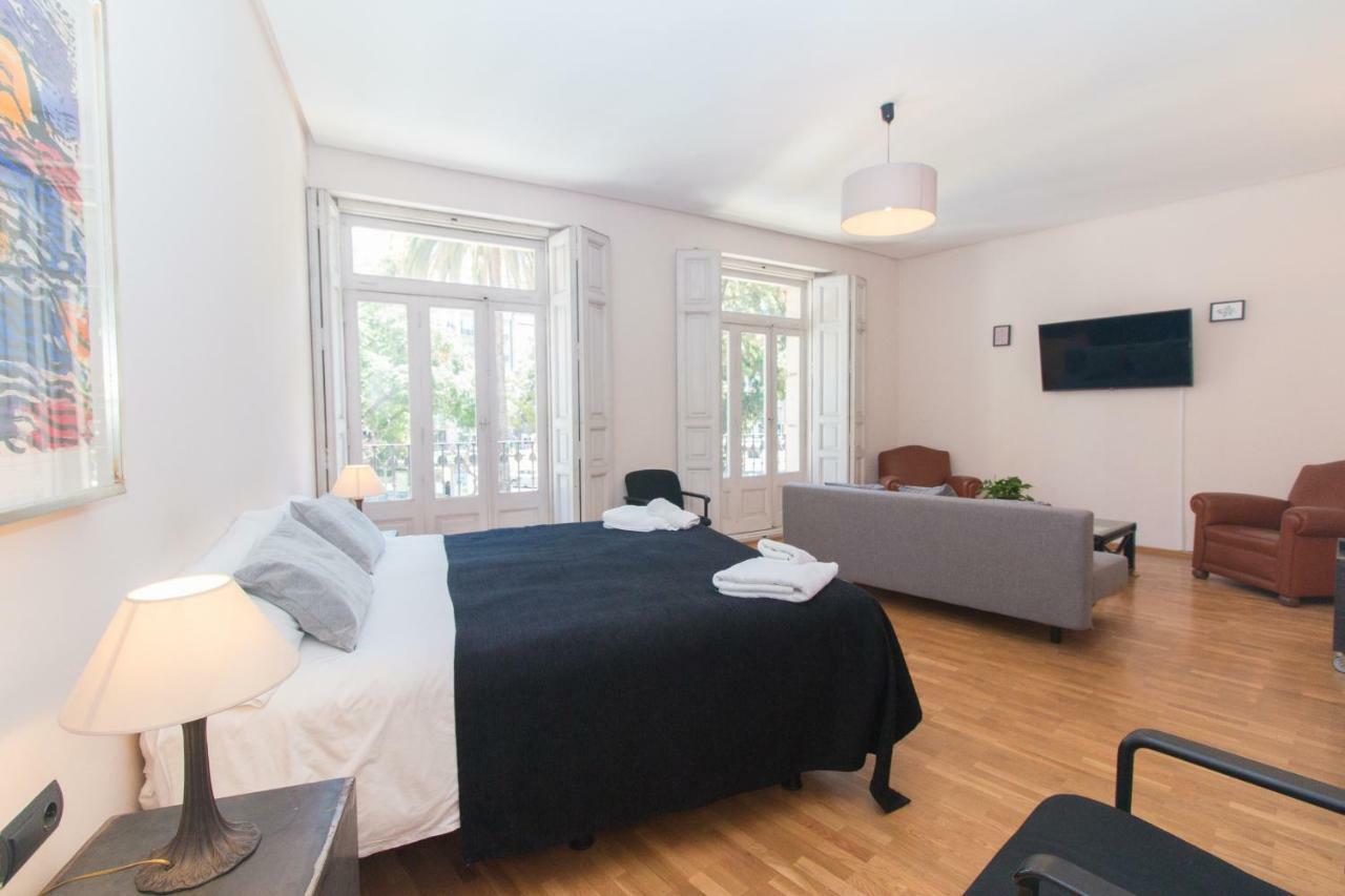 Bet Apartments - Canovas Rooms バレンシア エクステリア 写真